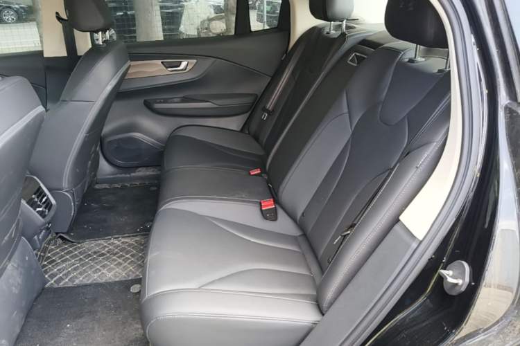 Used Hongqi E-QM5 2023 Base Travel Edition
