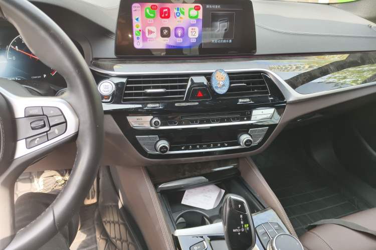 Used BMW 5 Series 2019 525Li M Sport Package Audio And AC Panel