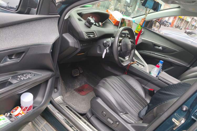 Used Peugeot 5008 2017 380THP 7-Seater Luxury Edition Driver Seat