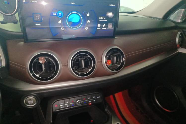 Used Wey VV6 2020 2.0T Two-Wheel Drive Smart Protection+