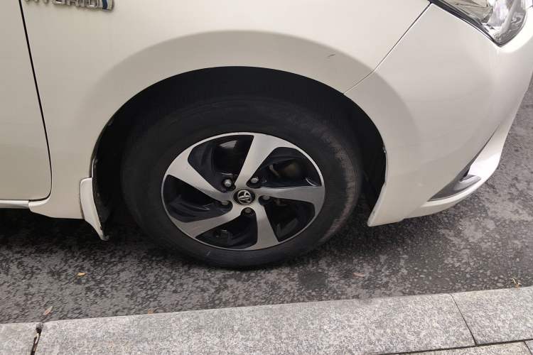 Used Toyota Levin 2017 Revised Dual-Engine 1.8H GS E-CVT Elite Sunroof Version China V Standard