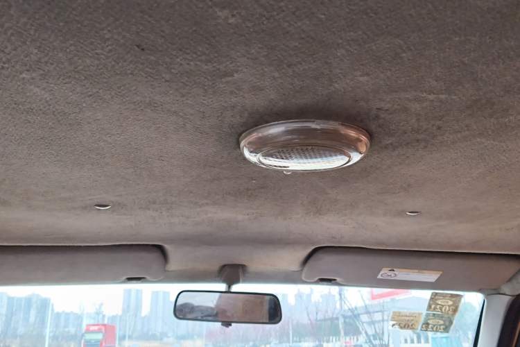 Used Dongfeng Ruichi 2017 2.5T Diesel Two-Wheel Drive Standard Version ZD25T5
