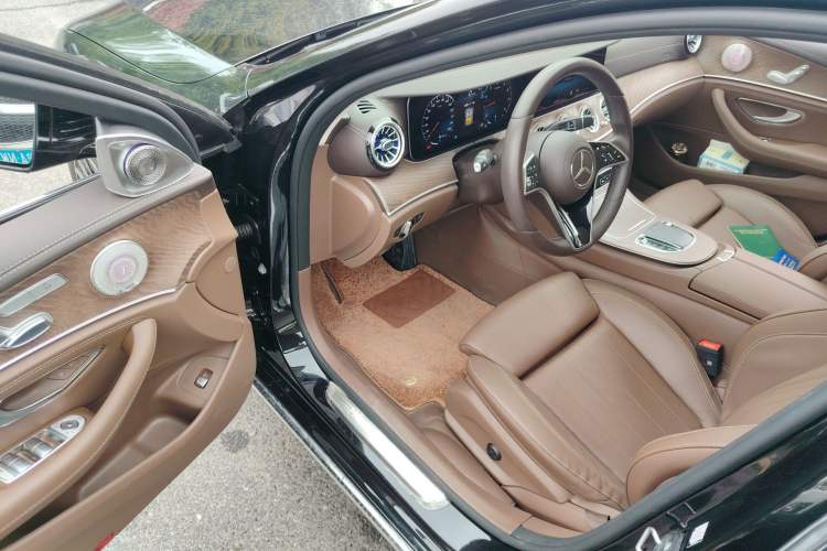 Used Mercedes-Benz E-Class 2022 Updated E 260 L Driver Seat