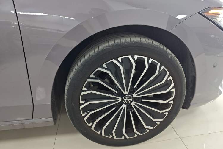 Used Volkswagen Passat 2025 Pro 380TSI Dragon Supreme Edition