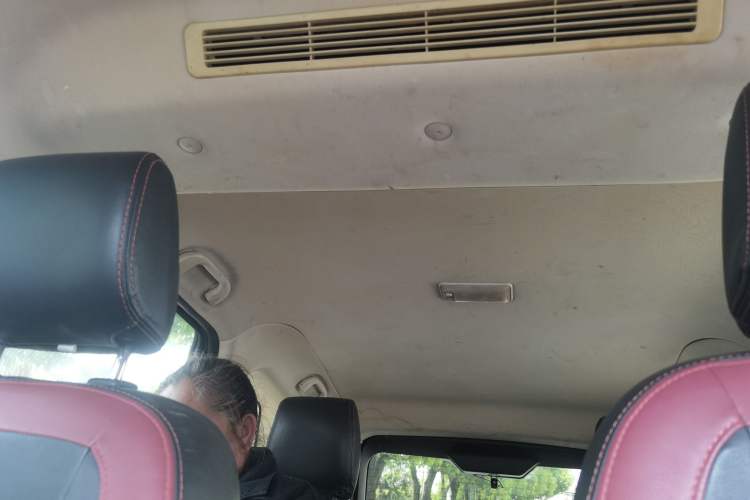 Used HYOSOW S3 2015 1.5L Luxury Model China V Standard Headliner