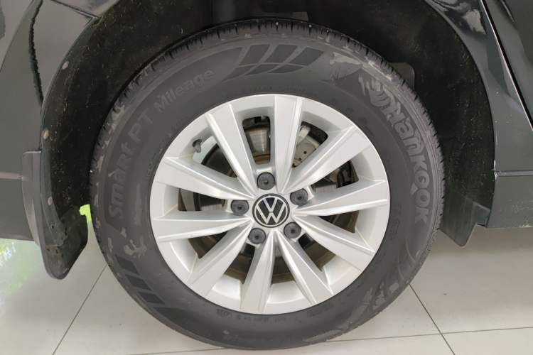 Used Volkswagen Lavida 2021 1.5L Automatic Fashion Edition Right Rear Wheel Hub