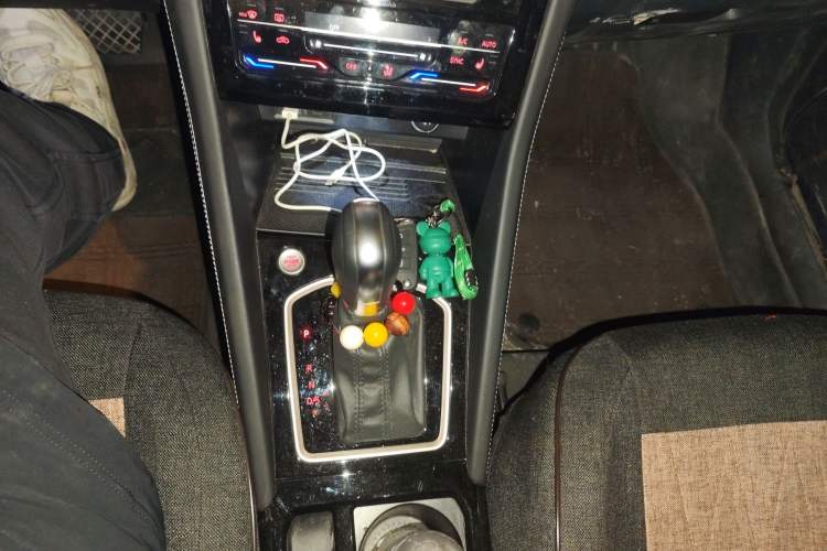 Used Jetta VS7 2023 280TSI Automatic High-Gloss Glory Edition