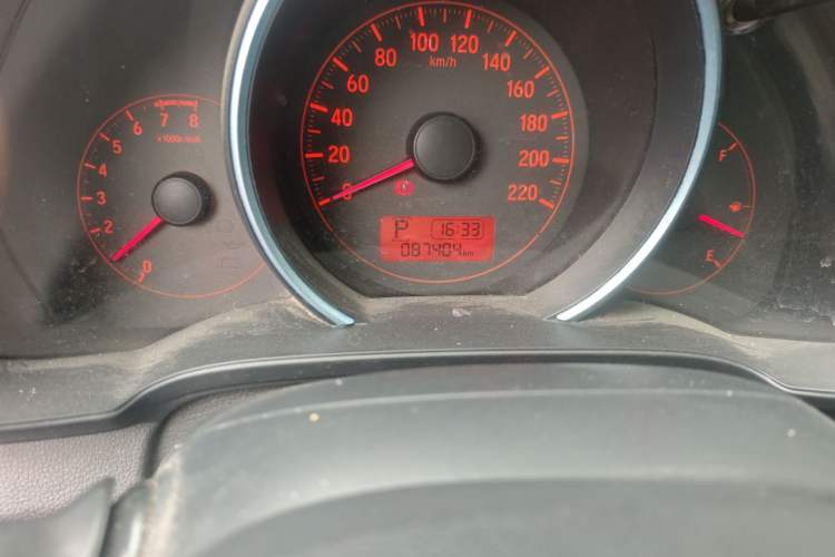 Used Honda Fit 2014 1.5L LX CVT Comfort Model Odometer Close Up