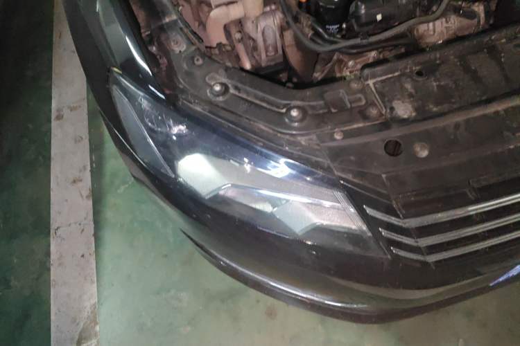 Used Volkswagen Passat 2011 1.8 TSI DSG Prestige Edition Right Front Headlight