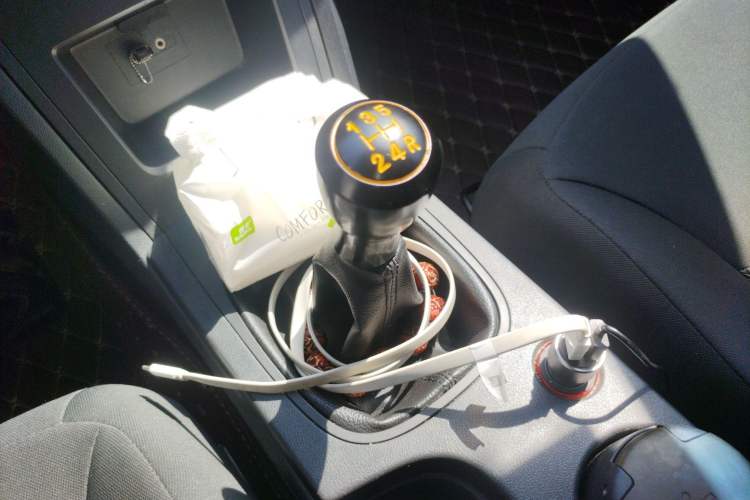 Used Roewe 350 2015 1.5L Manual Luxury Sunroof Edition