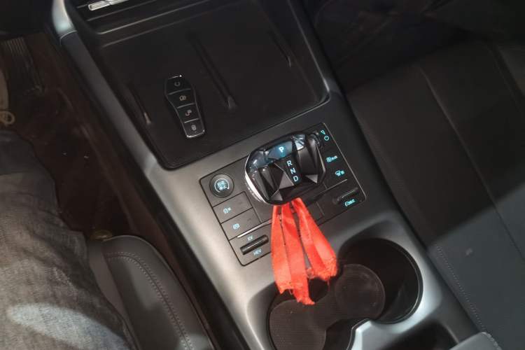 Used BYD Qin PLUS 2025 DM-i Smart Drive 55KM Leading Model Gear Lever