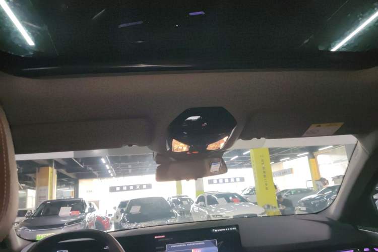 Used BMW 5 Series 2024 525Li Luxury Package
