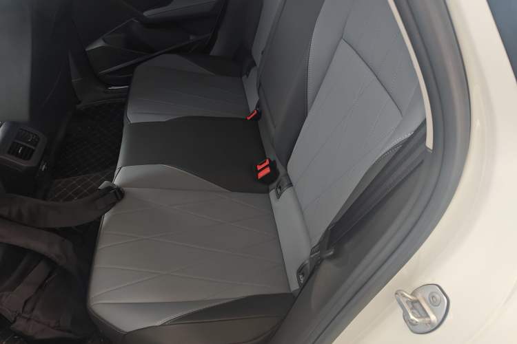 Used Volkswagen Lavida 2024 1.5L Automatic 5 Million Edition Left Rear Seat