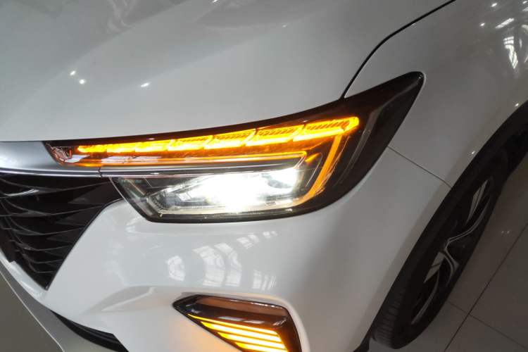 Used Roewe RX5 2020 PLUS 300TGI Automatic Ali National Style Luxury Edition Left Front Headlight