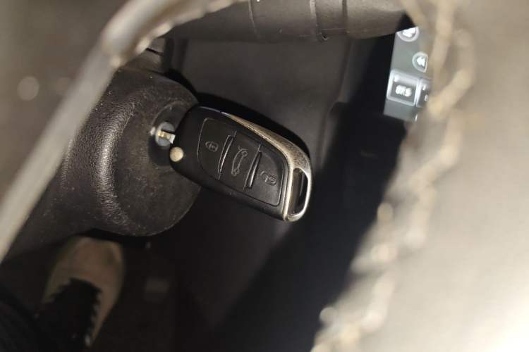 Used Citroen C4L 2014 1.8L Intelligent Drive Automatic Enjoyment Model
