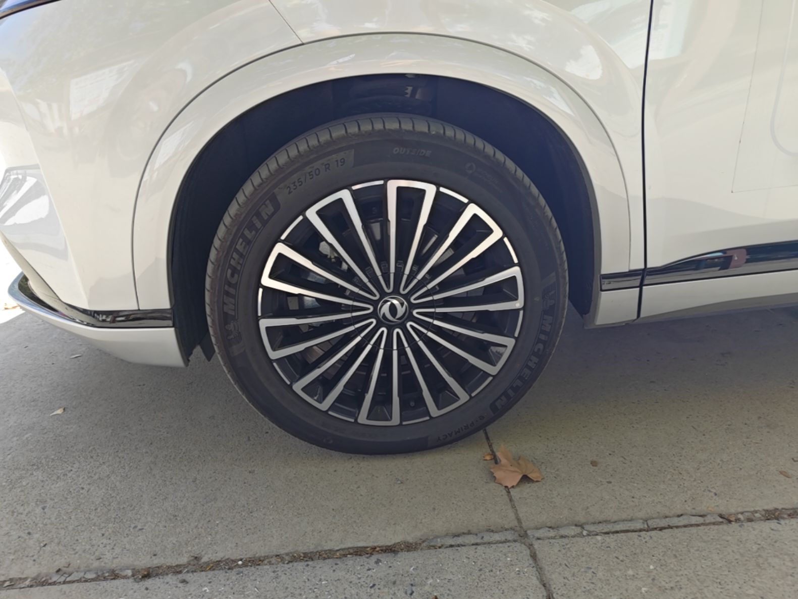Dongfeng Aeolus L8 2025 Model 185KM Dream Edition — снимка 10
