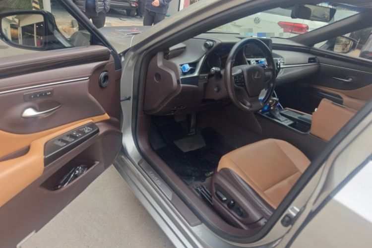 Used Lexus ES 2018 260 Luxury Edition China V Standard