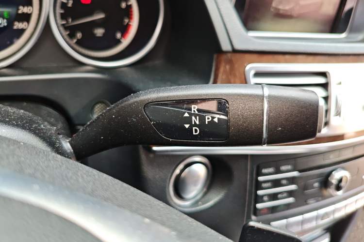 Used Mercedes-Benz E-Class 2015 Facelift E 260 L Luxury Edition