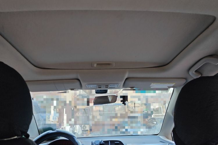 Used Honda Fit 2011 1.5L manual luxury version
