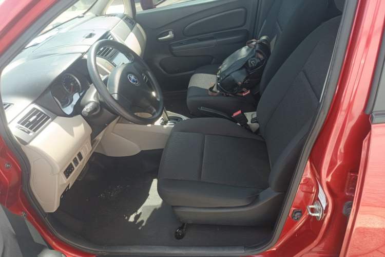 Used Venucia R50 2015 1.6L Automatic Fashion Edition