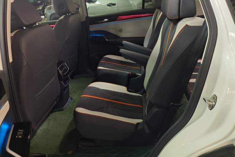 Used Volkswagen ID.6 CROZZ 2022 Long-Range PRO Edition Left Rear Seat