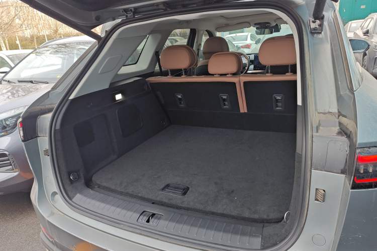 Used Chery Tiggo 8 L 2024 2.0T Two-Wheel Drive Prestige Version 5 Seats
