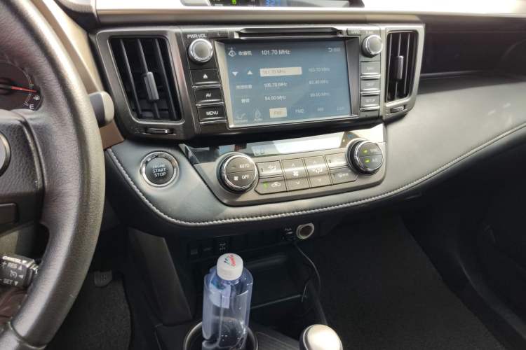 Used Toyota RAV4 2013 2.5L Automatic 4x4 Elite Edition Audio And AC Panel