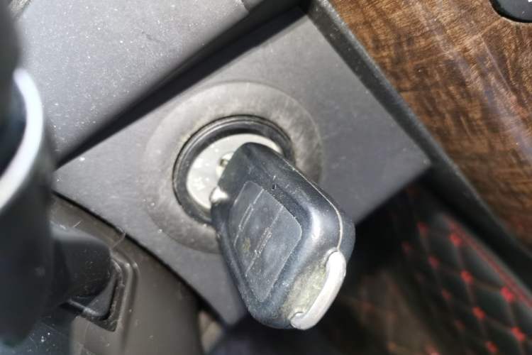 Used Roewe W5 2014 1.8T 2WD Automatic Tharu Special Edition
