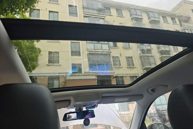 Used Volkswagen Tiguan 2016 300TSI Automatic Two-Wheel Drive Luxury Edition Headliner