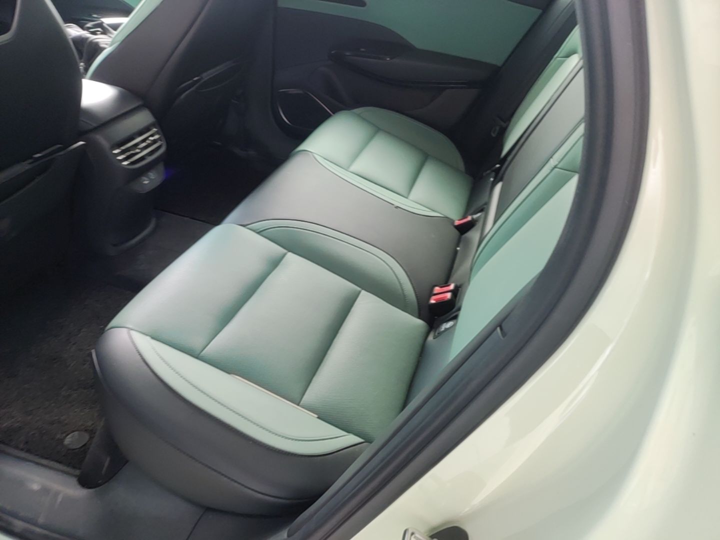 Hongqi EH7 2025 690 Smart Selection Edition — снимка 20
