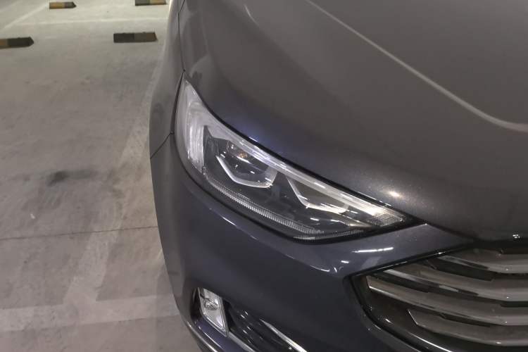 Used Ford Edge 2020 EcoBoost 245 Two-Wheel Drive Titanium 7-Seater Right Front Headlight