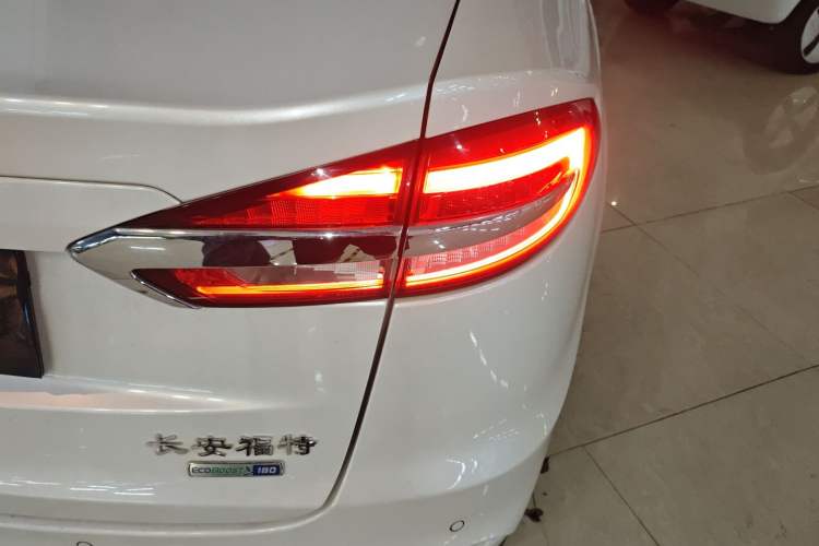 Used Ford Mondeo 2018 EcoBoost 180 Smart Control Fashion Model China V Standard
