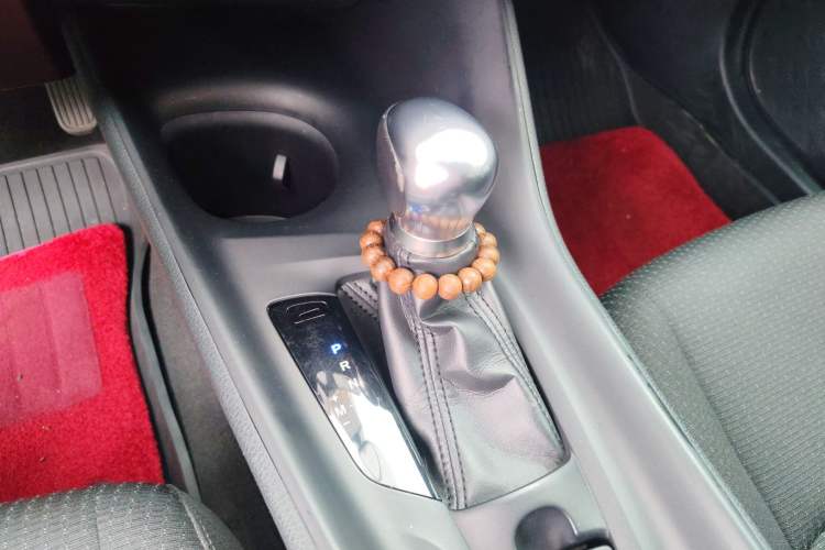 Used Toyota C-HR 2018 2.0L Elite Edition China V standard Gear Lever
