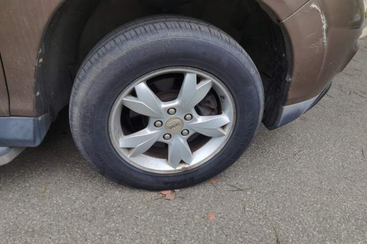 Used BYD S6 2011 2.4L Automatic Luxury Edition Right Front Wheel Hub