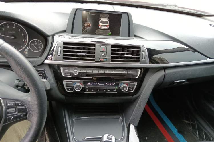 Used BMW 3 Series 2017 318i Fashion Model
