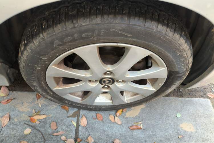 Used Mazda 2 2011 Xuan Dong 1.5L Automatic Luxury Edition