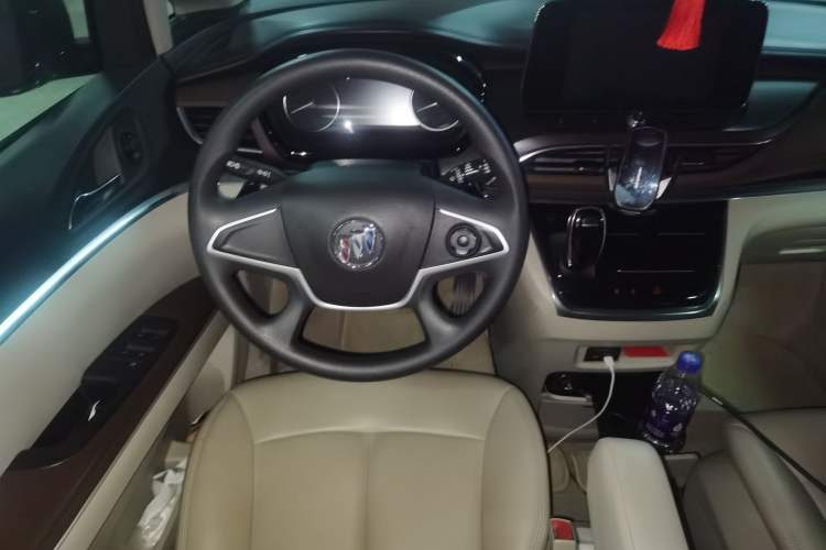 Used Buick GL8 2020 Land Cruiser Executive Class 652T Comfort Model
