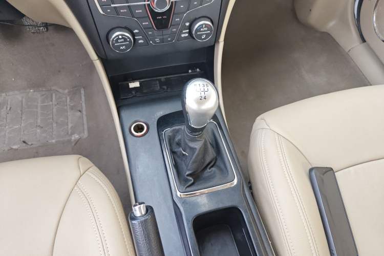 Used Bestune B50 2013 1.6L manual luxury version