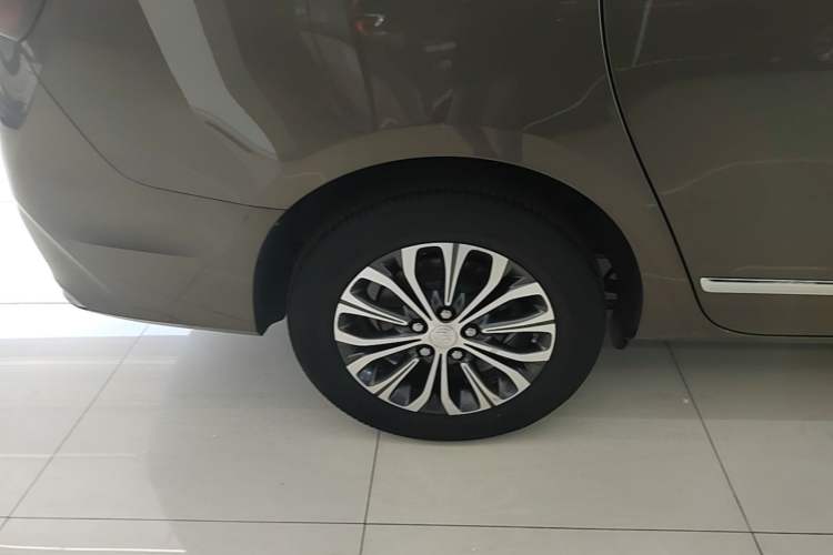 Used Buick GL8 2021 Land Cruiser Executive Class 652T Luxury Model
