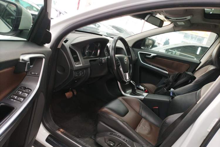 Used Volvo XC60 2015 T5 AWD Zhiyuan Edition Driver Seat