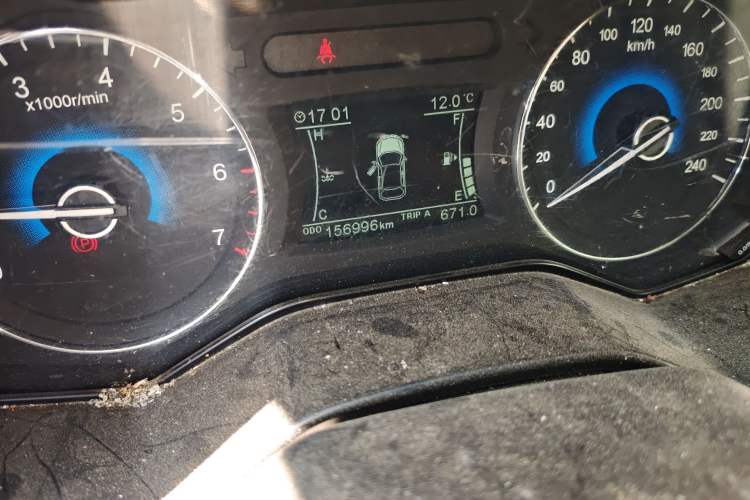 Used Dongfeng Fengon 580 2016 1.8L Manual Comfort Model Odometer Close Up