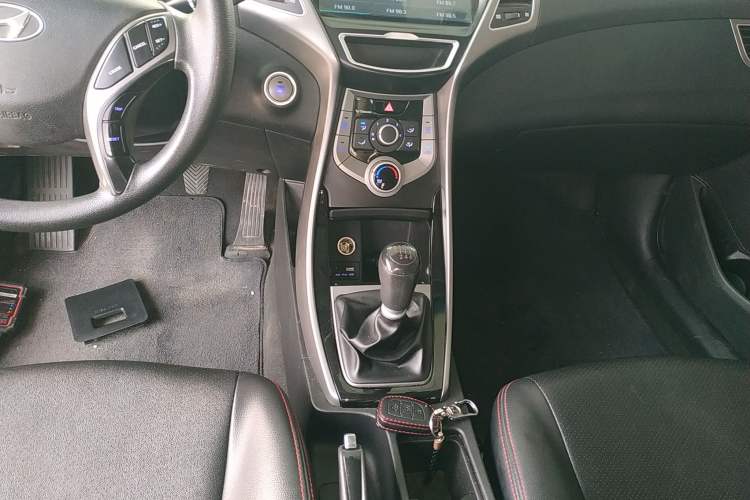 Used Hyundai Elantra (5th Generation / Langdong) 2016 1.6L Manual Luxury Model