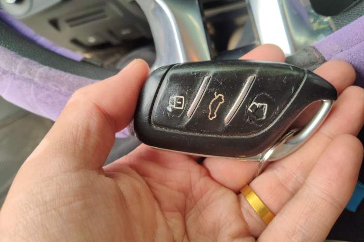 Used Roewe i5 2019 1.5L Manual 4G Connect Luxury Edition
