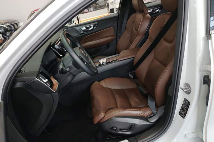 Used Volvo S60 2024 B4 Zhiyuan Luxury Edition