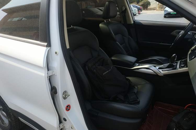 Used Geely Auto Emgrand X7 Sport 2018 1.8TD Automatic Two-Wheel Drive Zhiya Model
