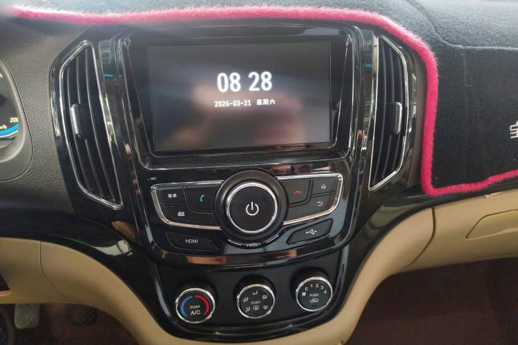 Used Baojun 730 2014 1.5L manual Comfort ESP version 7 seats