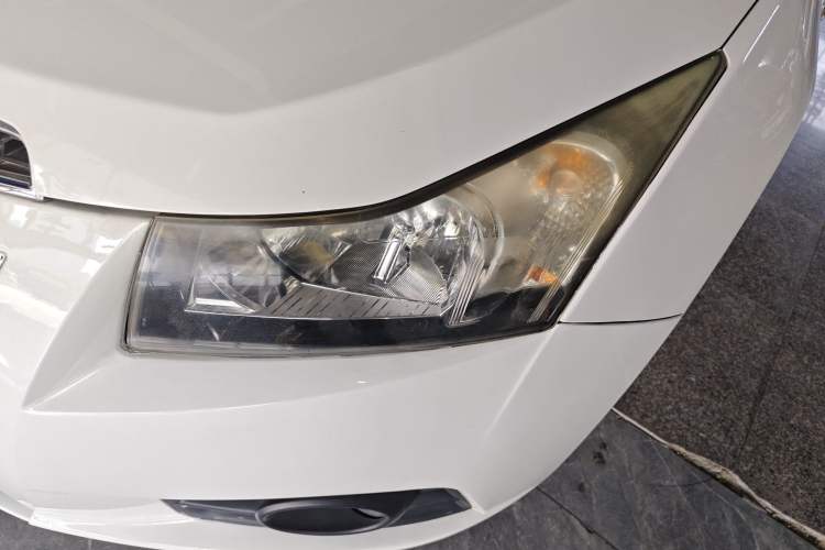 Used Chevrolet Cruze 2013 Hatchback 1.6L Manual Luxury Model
