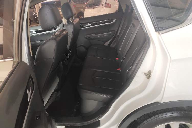 Used Dongfeng Aeolus AX7 2016 2.0L Automatic Zhiyi Trim
