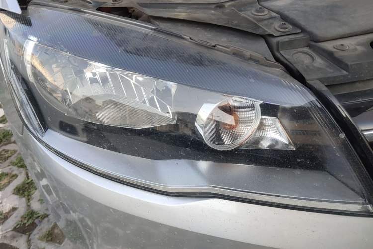 Used Volkswagen Jetta 2013 1.6L Manual Comfort Model Right Front Headlight