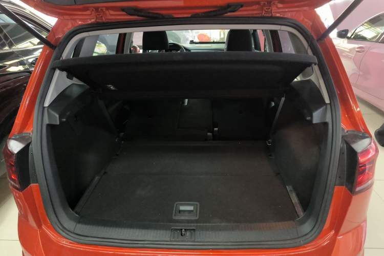 Used Volkswagen Golf Sportsvan 2016 230TSI Automatic Trend Edition Trunk